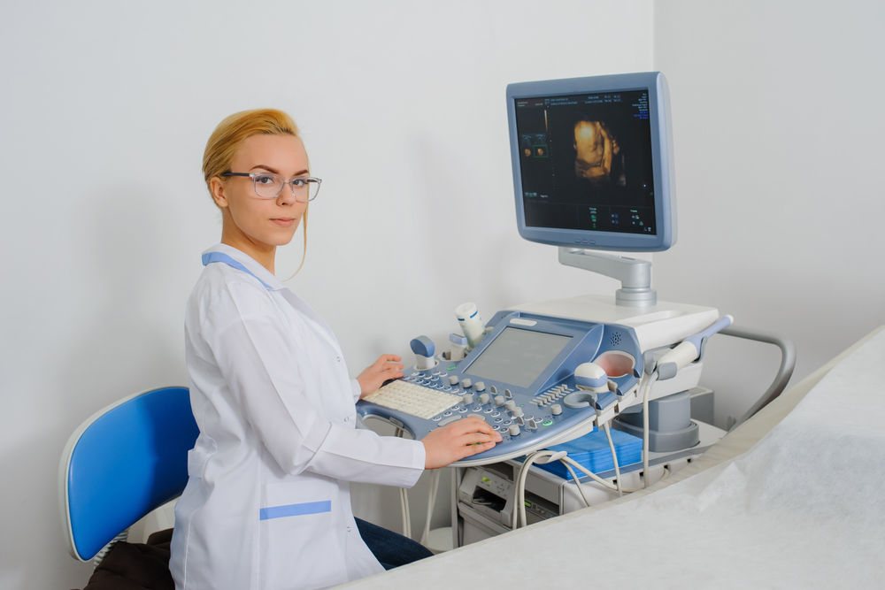 опытный врач УЗИ-диагност опытный врач УЗИ-диагност